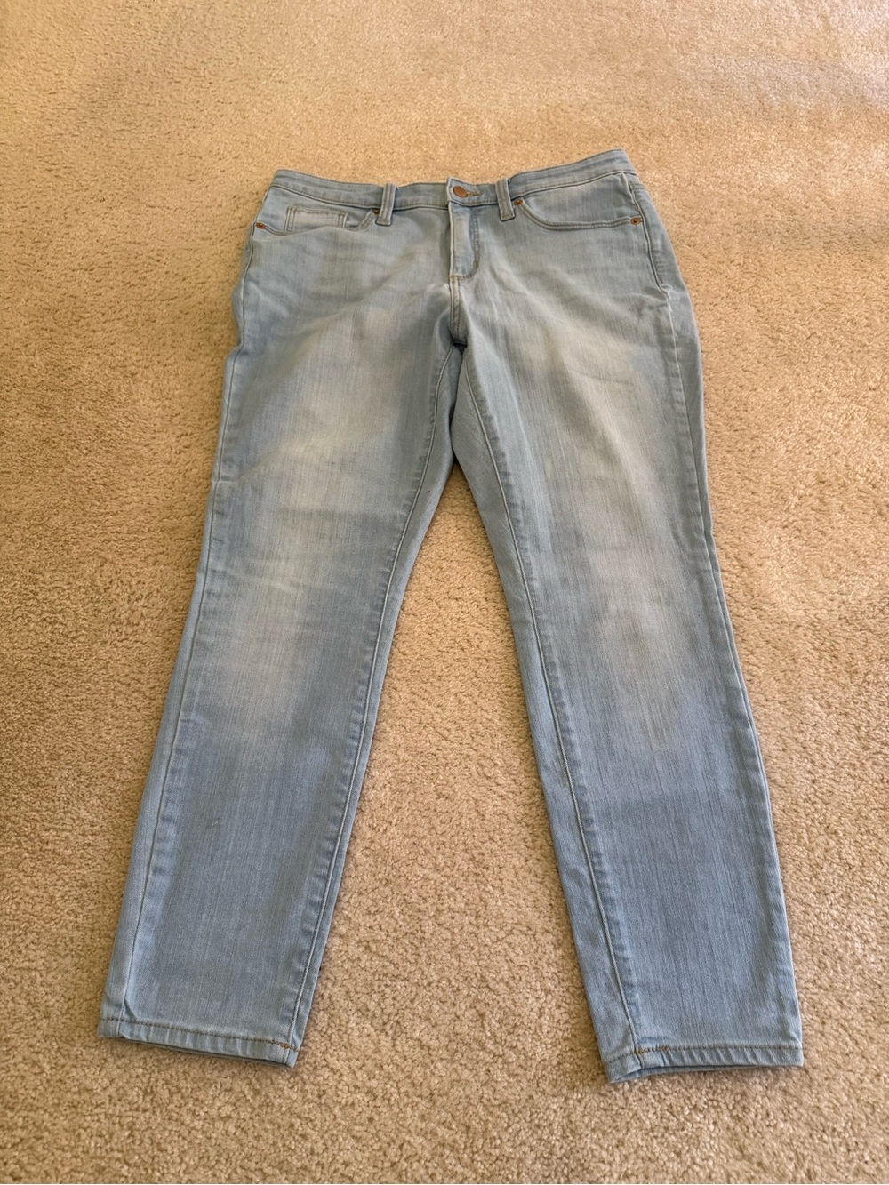 Universal Thread Light Blue mid rise skinny Leg Jeans 12 31 short